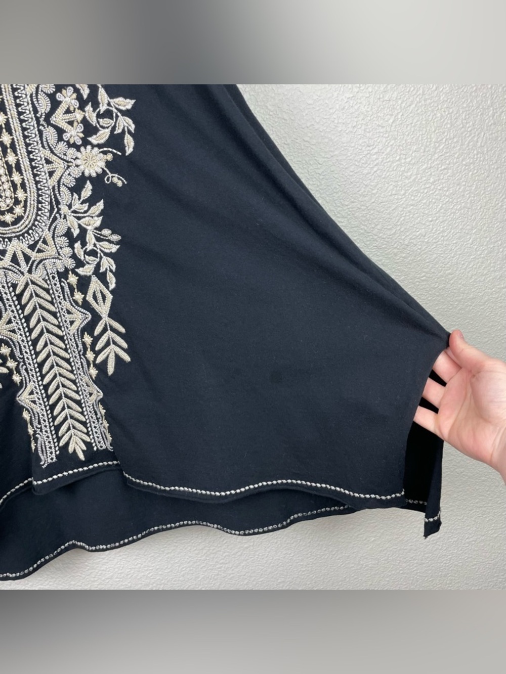 Johnny Was Women's Small Black Short Sleeve Embroidered V-Neck Tunic Top Boho - Picture 9 of 16